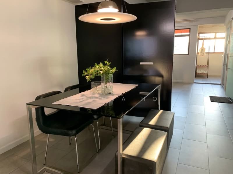 13 Holland Drive, 13 Holland Drive, 2 Bedrooms, 700 sqft, HDB Flat For Sale, by Sophia Ho, 500186167 - Dining Room - PropertyGuru.com.sg