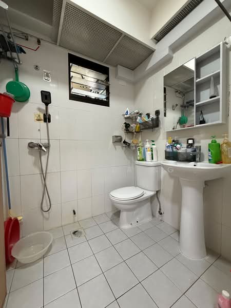 166A Teck Whye Crescent, 166A Teck Whye Crescent, 2 Bedrooms, 721 sqft, HDB Flat For Sale, by Amanda Ng, 500186179 - Bathroom - PropertyGuru.com.sg