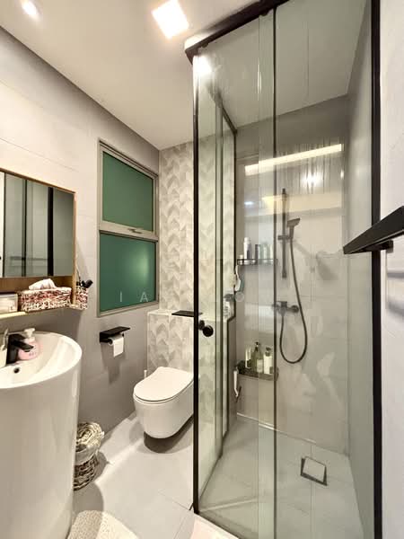 Aston Residence, 209 Jalan Loyang Besar, 5 Bedrooms, 4,715 sqft, Cluster House For Sale, by Ian Low, 500186182 - Basement: Ensuite bathroom  - PropertyGuru.com.sg