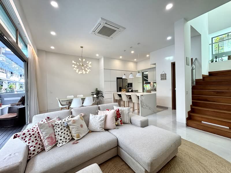 Aston Residence, 209 Jalan Loyang Besar, 5 Bedrooms, 4,715 sqft, Cluster House For Sale, by Ian Low, 500186182 - Level 1: Living / dining room pic 2 - PropertyGuru.com.sg