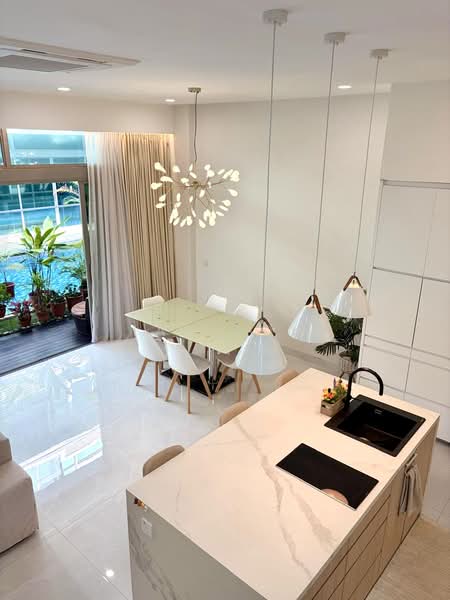 Aston Residence, 209 Jalan Loyang Besar, 5 Bedrooms, 4,715 sqft, Cluster House For Sale, by Ian Low, 500186182 - Level 1: High ceiling, bright & breezy - PropertyGuru.com.sg