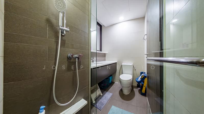 D'Nest, 135 Pasir Ris Grove, 3 Bedrooms, 936 sqft, Condominium For Sale, by Josephine Teo, 500186185 - Bathroom - PropertyGuru.com.sg