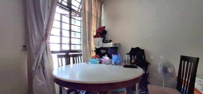 675A Jurong West Street 64, 675A Jurong West Street 64, Room Rental, 120 sqft, HDB Flat For Rent, by Steven Jeremiah, 500186187 - Dining Room - PropertyGuru.com.sg
