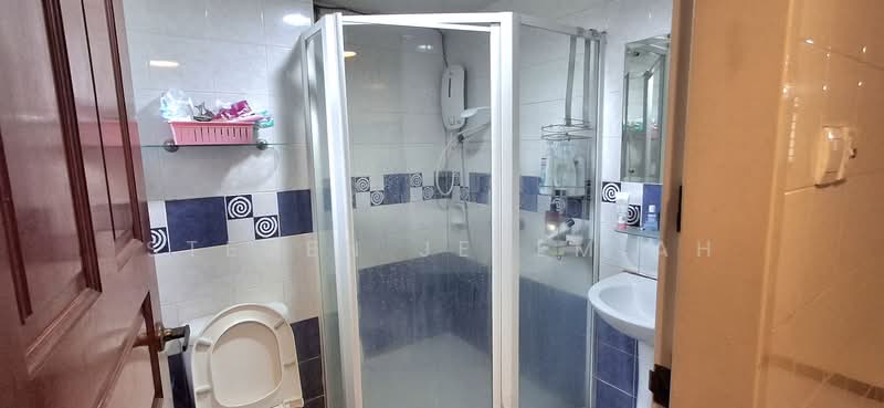 675A Jurong West Street 64, 675A Jurong West Street 64, Room Rental, 120 sqft, HDB Flat For Rent, by Steven Jeremiah, 500186187 - Bathroom - PropertyGuru.com.sg
