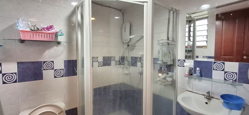 675A Jurong West Street 64, 675A Jurong West Street 64, Room Rental, 120 sqft, HDB Flat For Rent, by Steven Jeremiah, 500186187 - Bathroom - PropertyGuru.com.sg