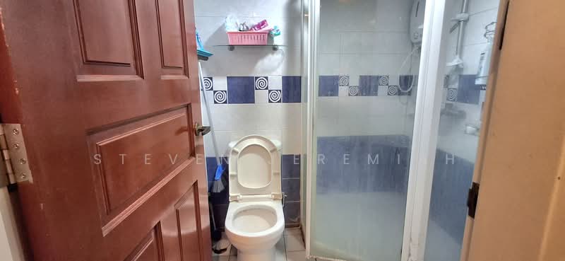 675A Jurong West Street 64, 675A Jurong West Street 64, Room Rental, 120 sqft, HDB Flat For Rent, by Steven Jeremiah, 500186187 - Bathroom - PropertyGuru.com.sg