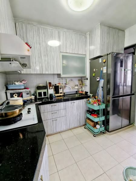 337B Tah Ching Road, 337B Tah Ching Road, 1 Bedroom, 689 sqft, HDB Flat For Sale, by Nicoll Koh, 500186195 - Kitchen - PropertyGuru.com.sg