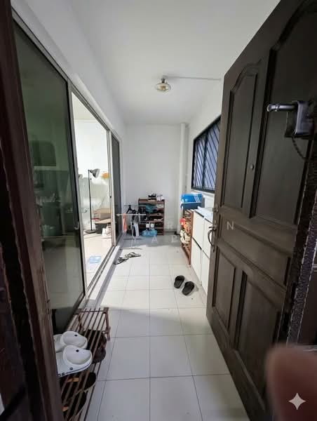 835 Jurong West Street 81, 835 Jurong West Street 81, 4 Bedrooms, 1,313 sqft, HDB Flat For Sale, by Jefferson Yap, 500186206 - Entrance - PropertyGuru.com.sg