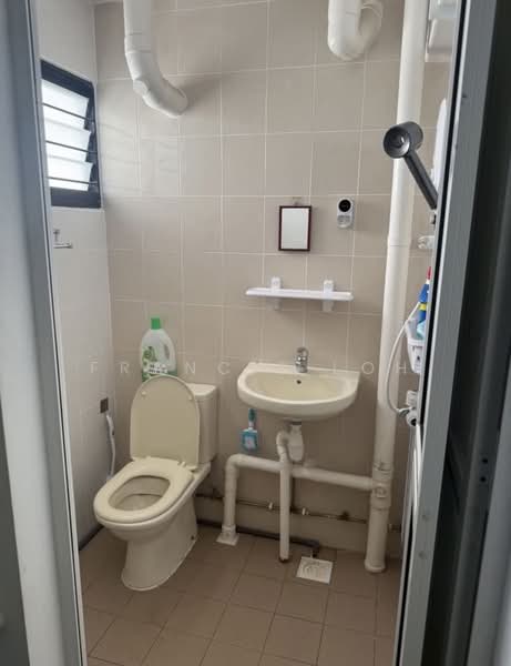 521 Jurong West Street 52, 521 Jurong West Street 52, Room Rental, 150 sqft, HDB Flat For Rent, by Francis Loh, 500186208 - Bathroom - PropertyGuru.com.sg