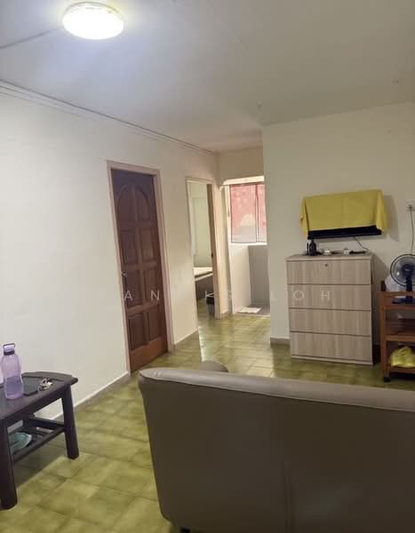 521 Jurong West Street 52, 521 Jurong West Street 52, Room Rental, 150 sqft, HDB Flat For Rent, by Francis Loh, 500186208 - Living Room - PropertyGuru.com.sg