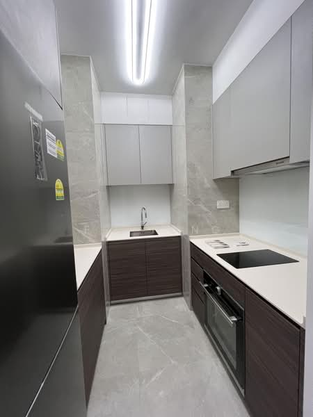 Stirling Residences, 23 Stirling Road, 2 Bedrooms, 624 sqft, Condominium For Rent, by Fei Fong, 500186213 - Kitchen - PropertyGuru.com.sg