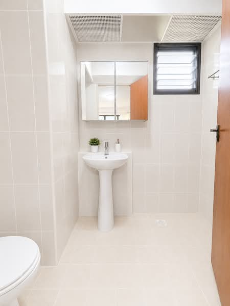 166A Teck Whye Crescent, 166A Teck Whye Crescent, 2 Bedrooms, 721 sqft, HDB Flat For Sale, by Nathan Wang, 500186222 - Bathroom - PropertyGuru.com.sg