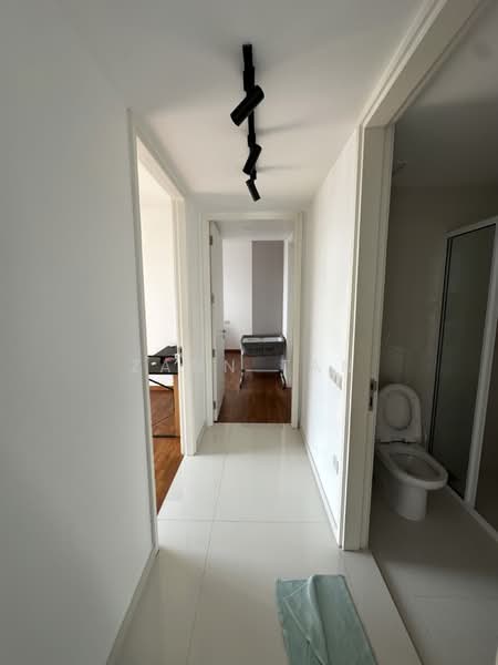 Sky Habitat, 7 Bishan Street 15, 2 Bedrooms, 1,281 sqft, Condominium For Sale, by Zann Tan, 500186231 - Corridor - PropertyGuru.com.sg