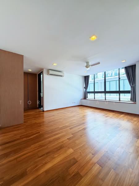 Gentle Reflections, 41 Gentle Road, 6 Bedrooms, 4,230 sqft, Condominium For Sale, by Torance Paul, 500186237 - Masterbedroom - PropertyGuru.com.sg