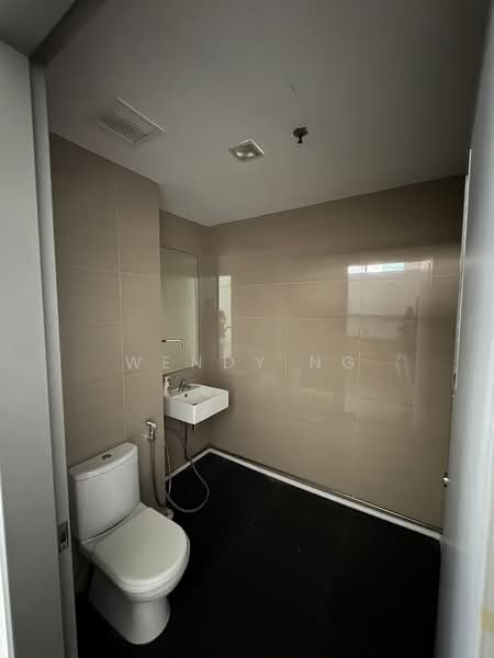 HH @ Kallang, 55 Kallang Pudding Road, 3,530 sqft, Light Industrial (B1) For Rent, by Wendy Ng, 500186242 - Bathroom - CommercialGuru.com.sg