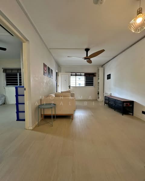 247 Bukit Batok East Avenue 5, 247 Bukit Batok East Avenue 5, 2 Bedrooms, 796 sqft, HDB Flat For Sale, by Mohamad Faizal Bin Hanafi, 500186244 - Living Room - PropertyGuru.com.sg