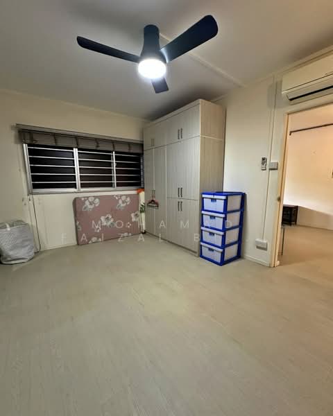 247 Bukit Batok East Avenue 5, 247 Bukit Batok East Avenue 5, 2 Bedrooms, 796 sqft, HDB Flat For Sale, by Mohamad Faizal Bin Hanafi, 500186244 - Bedroom - PropertyGuru.com.sg