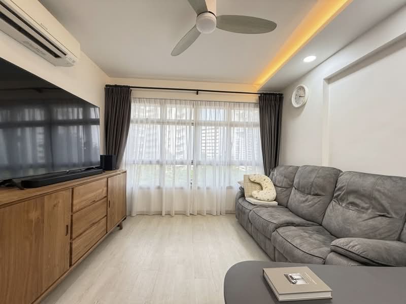 875B Tampines Street 86, 875B Tampines Street 86, 3 Bedrooms, 1,001 sqft, HDB Flat For Sale, by Shawn Toh, 500186250 - Living Room - PropertyGuru.com.sg