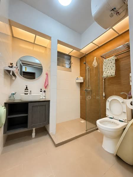 875B Tampines Street 86, 875B Tampines Street 86, 3 Bedrooms, 1,001 sqft, HDB Flat For Sale, by Shawn Toh, 500186250 - Bathroom - PropertyGuru.com.sg
