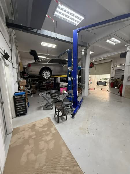 senang crescent, , 2,800 sqft, Light Industrial (B1) For Rent, by Raynard Lim, 500186256 - Car Park - CommercialGuru.com.sg