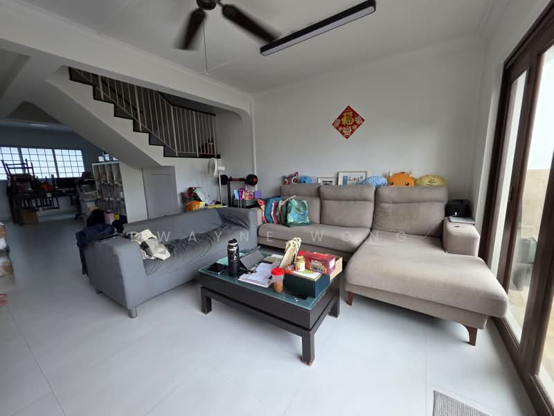 318 Serangoon Avenue 2, 318 Serangoon Avenue 2, 3 Bedrooms, 1,625 sqft, HDB Flat For Rent, by Dwayne Wong, 500186260 - Living Room - PropertyGuru.com.sg