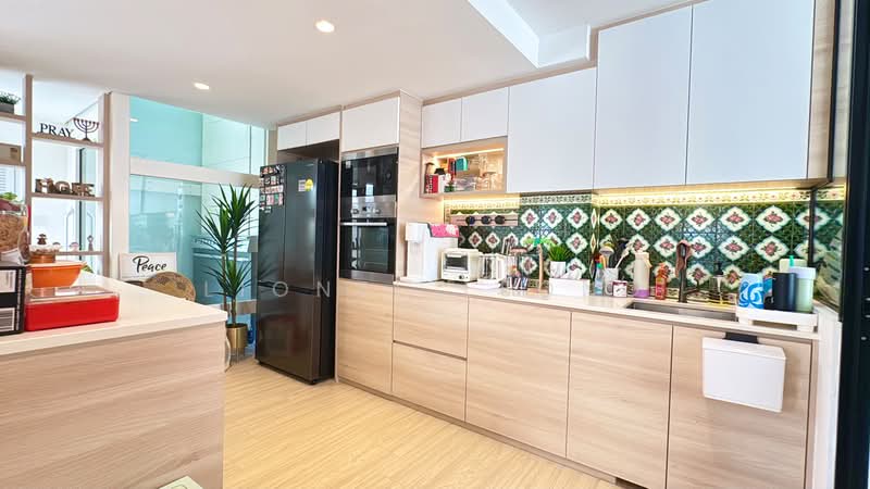 🏠 District 19 100% Move in cond with lift 999Y Corner Terrace, Rosyth terrace, 7 Bedrooms, 4,200 sqft, Corner Terrace For Sale, by Lionel Leong, 500186264 - Kitchen - PropertyGuru.com.sg