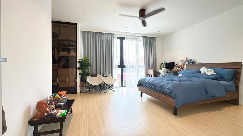 🏠 District 19 100% Move in cond with lift 999Y Corner Terrace, Rosyth terrace, 7 Bedrooms, 4,200 sqft, Corner Terrace For Sale, by Lionel Leong, 500186264 - Bedroom - PropertyGuru.com.sg