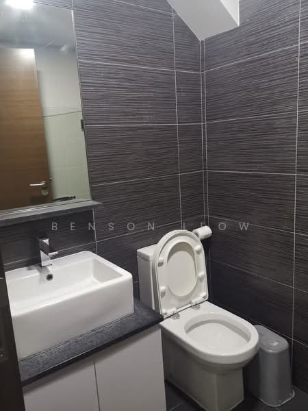 Presto @ Upper Serangoon, 528 Upper Serangoon Road, 2 Bedrooms, 829 sqft, Condominium For Sale, by Benson Leow, 500186280 - Bathroom - PropertyGuru.com.sg