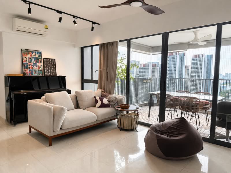 311B Clementi Avenue 4, 311B Clementi Avenue 4, 3 Bedrooms, 1,130 sqft, HDB Flat For Rent, by Li Yan, 500186283 - Living Room - PropertyGuru.com.sg