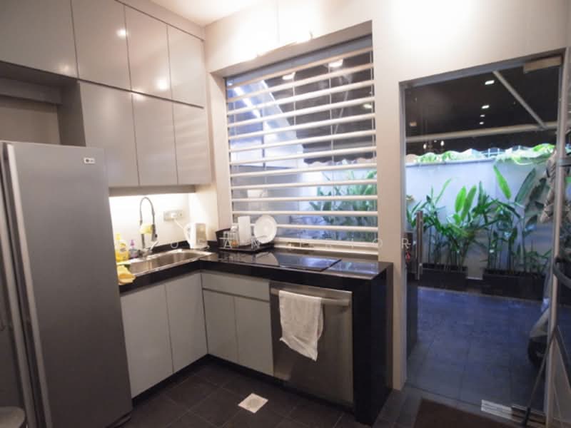 Joo Chiat 2 Bed Couples Delight Conservation, Lor Changi, Tembeling Road, 2 Bedrooms, 1,600 sqft, Conservation House For Rent, by Susan Prior, 500186287 - Kitchen - PropertyGuru.com.sg