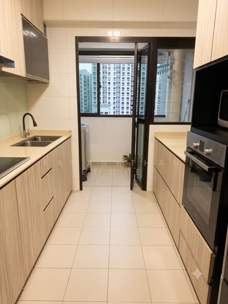 120B Punggol Edge, 120B Edgedale Plains, 3 Bedrooms, 1,001 sqft, HDB Flat For Sale, by Ramanathan Eddie, 500186301 - Kitchen - PropertyGuru.com.sg