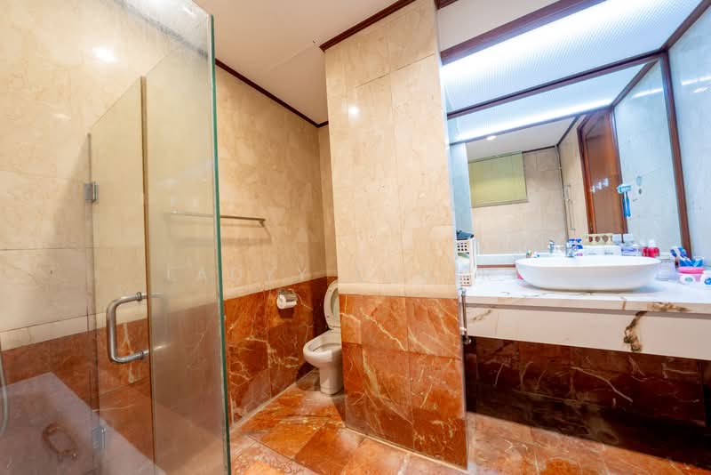 Costa Rhu, 1 Rhu Cross, 2 Bedrooms, 1,442 sqft, Condominium For Sale, by Ladyy Claire, 500186305 - Bathroom - PropertyGuru.com.sg