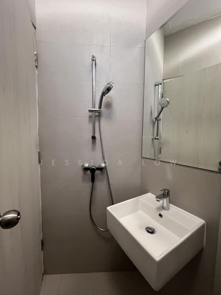 Orange Regency, 101 Fernhill Road, 4 Bedrooms, 1,776 sqft, Apartment For Rent, by Jessica Low, 500186339 - PropertyGuru.com.sg