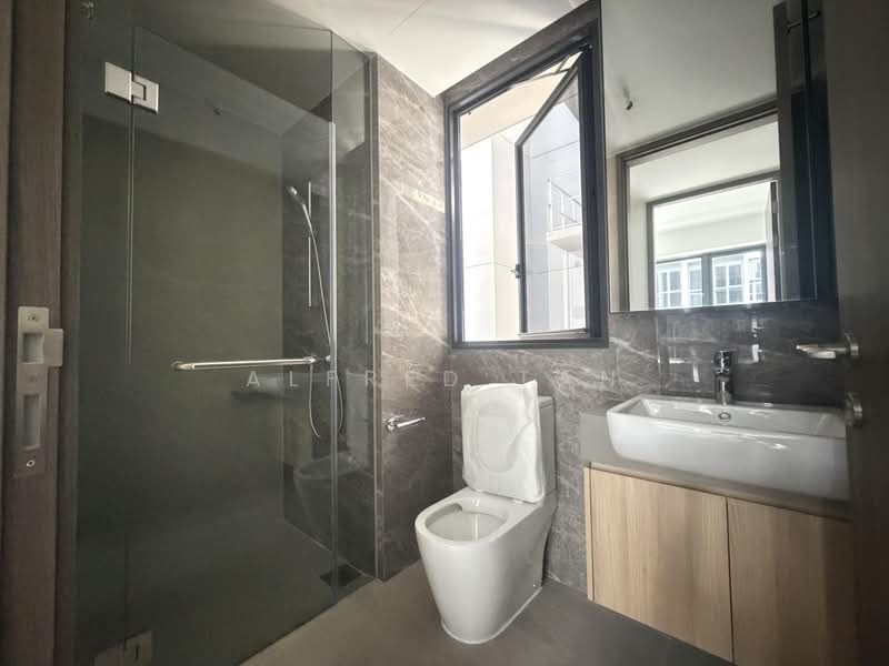 Lumina Grand, Bukit Batok West Ave. 5, Room Rental, 150 sqft, Condominium For Rent, by Alfred Tan, 500186343 - Bathroom - PropertyGuru.com.sg