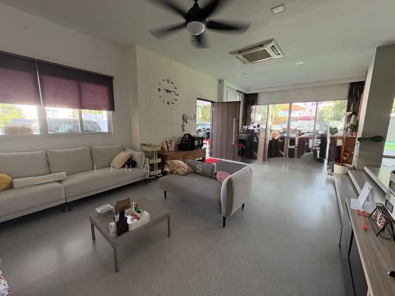 Tai Keng Gardens, Tai Keng Gardens, 5 Bedrooms, 4,778 sqft, Corner Terrace For Sale, by Linda SL Tan, 500186344 - Living Room - PropertyGuru.com.sg