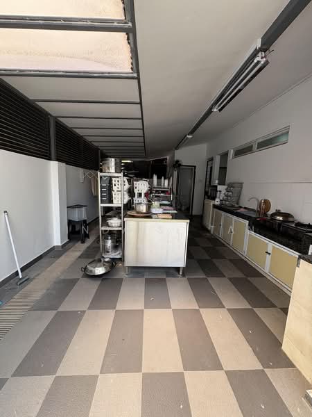 Tai Keng Gardens, Tai Keng Gardens, 5 Bedrooms, 4,778 sqft, Corner Terrace For Sale, by Linda SL Tan, 500186344 - Wet kitchen n yard - PropertyGuru.com.sg