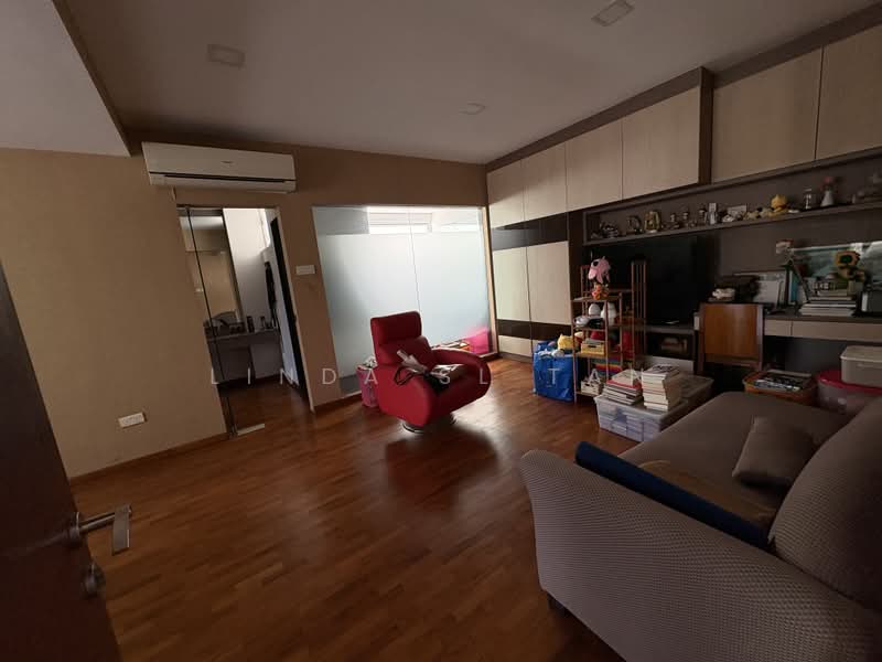 Tai Keng Gardens, Tai Keng Gardens, 5 Bedrooms, 4,778 sqft, Corner Terrace For Sale, by Linda SL Tan, 500186344 - Part of spacious Master Bedroom - PropertyGuru.com.sg