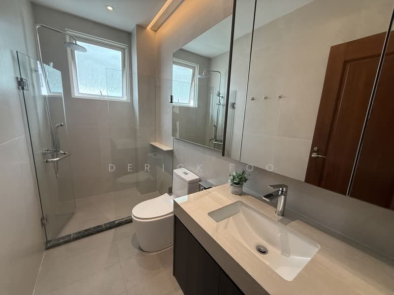 Faber Garden Estate, Jalan Seruling, 5 Bedrooms, 3,054 sqft, Semi-Detached House For Rent, by Derick Foo, 500186346 - Bathroom - PropertyGuru.com.sg