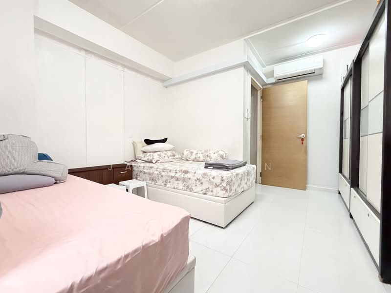 166 Hougang Avenue 1, 166 Hougang Avenue 1, 3 Bedrooms, 101 sqft, HDB Flat For Sale, by Janlex Tan, 500186348 - Bedroom - PropertyGuru.com.sg