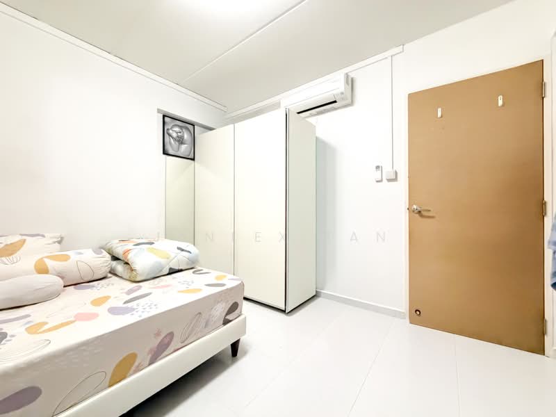 166 Hougang Avenue 1, 166 Hougang Avenue 1, 3 Bedrooms, 101 sqft, HDB Flat For Sale, by Janlex Tan, 500186348 - Bedroom - PropertyGuru.com.sg