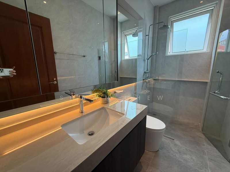 Faber Garden Estate, Jalan Seruling, 5 Bedrooms, 3,055 sqft, Semi-Detached House For Rent, by Shawn Chew, 500186350 - Bathroom - PropertyGuru.com.sg