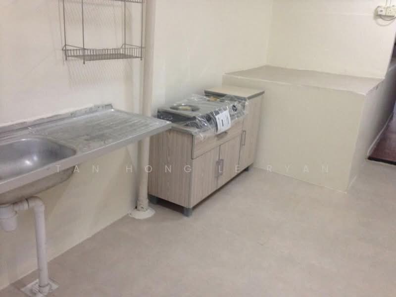 12 Telok Blangah Crescent, 12 Telok Blangah Crescent, Room Rental, 100 sqft, HDB Flat For Rent, by Tan Hong Le Ryan, 500186355 - Kitchen - PropertyGuru.com.sg