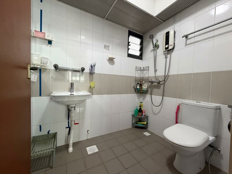 697A Jurong West Central 3, 697A Jurong West Central 3, Room Rental, 110 sqft, HDB Flat For Rent, by Josiah Lau, 500186366 - Bathroom - PropertyGuru.com.sg