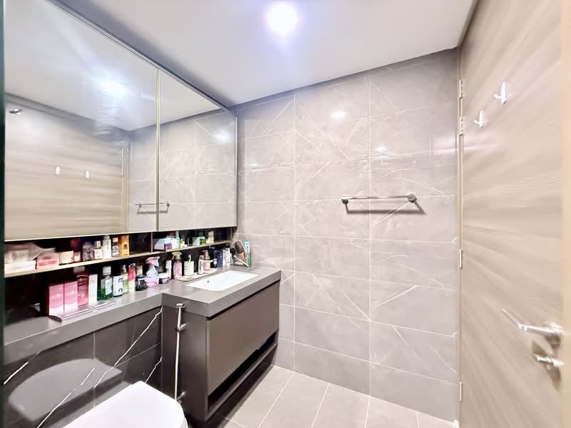 The Florence Residences, 89 Hougang Avenue 2, 2 Bedrooms, 667 sqft, Condominium For Sale, by Jenn Tan, 500186408 - Bathroom - PropertyGuru.com.sg