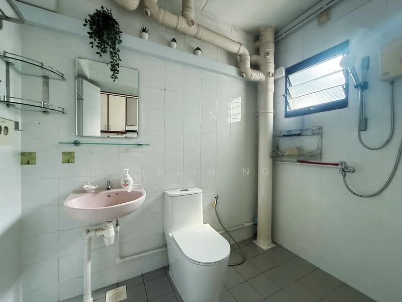 631 Woodlands Ring Road, 631 Woodlands Ring Road, 3 Bedrooms, 1,087 sqft, HDB Flat For Rent, by Justin Ng, 500186409 - Bathroom - PropertyGuru.com.sg