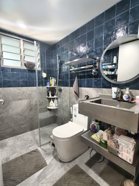 49 Strathmore Avenue, 49 Strathmore Avenue, 3 Bedrooms, 968 sqft, HDB Flat For Sale, by Mona Chen, 500186420 - Master Bathroom - PropertyGuru.com.sg