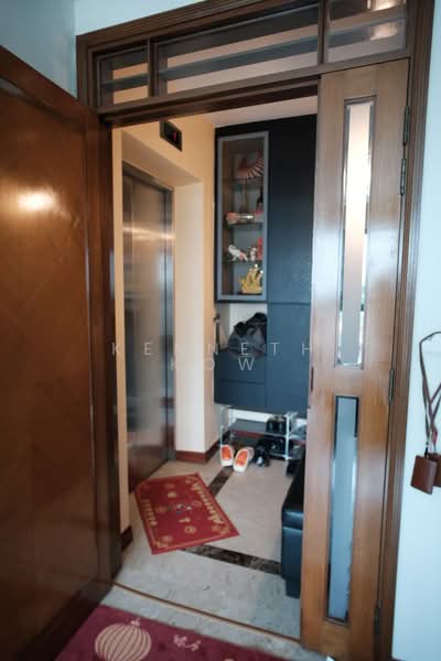 Palm Gardens, 2A Hong San Walk, Room Rental, 100 sqft, Condominium For Rent, by Kenneth Kow, 500186424 - Entrance - PropertyGuru.com.sg