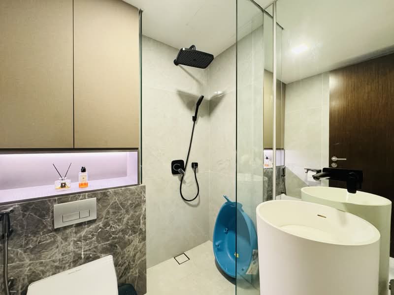 Symphony Suites, 17 Yishun Close, 2 Bedrooms, 1,023 sqft, Condominium For Rent, by Jason Chen 陈野文, 500186432 - Common Bathroom - PropertyGuru.com.sg