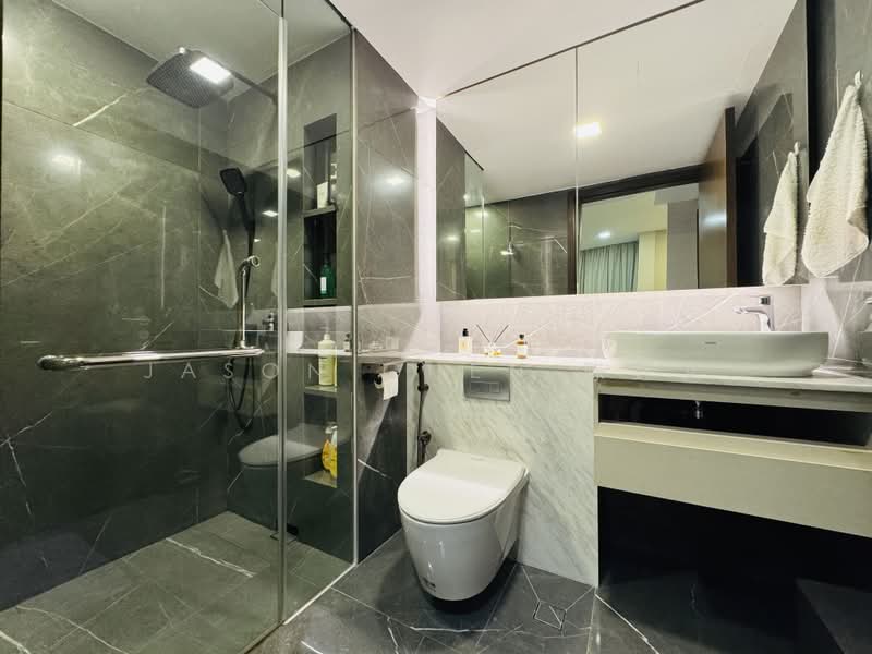 Symphony Suites, 17 Yishun Close, 2 Bedrooms, 1,023 sqft, Condominium For Rent, by Jason Chen 陈野文, 500186432 - Master Bathroom - PropertyGuru.com.sg