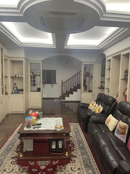 Hong Lee place, Hong Lee place, 6 Bedrooms, 3,800 sqft, Semi-Detached House For Sale, by Tan Alfred, 500186443 - Living Room - PropertyGuru.com.sg